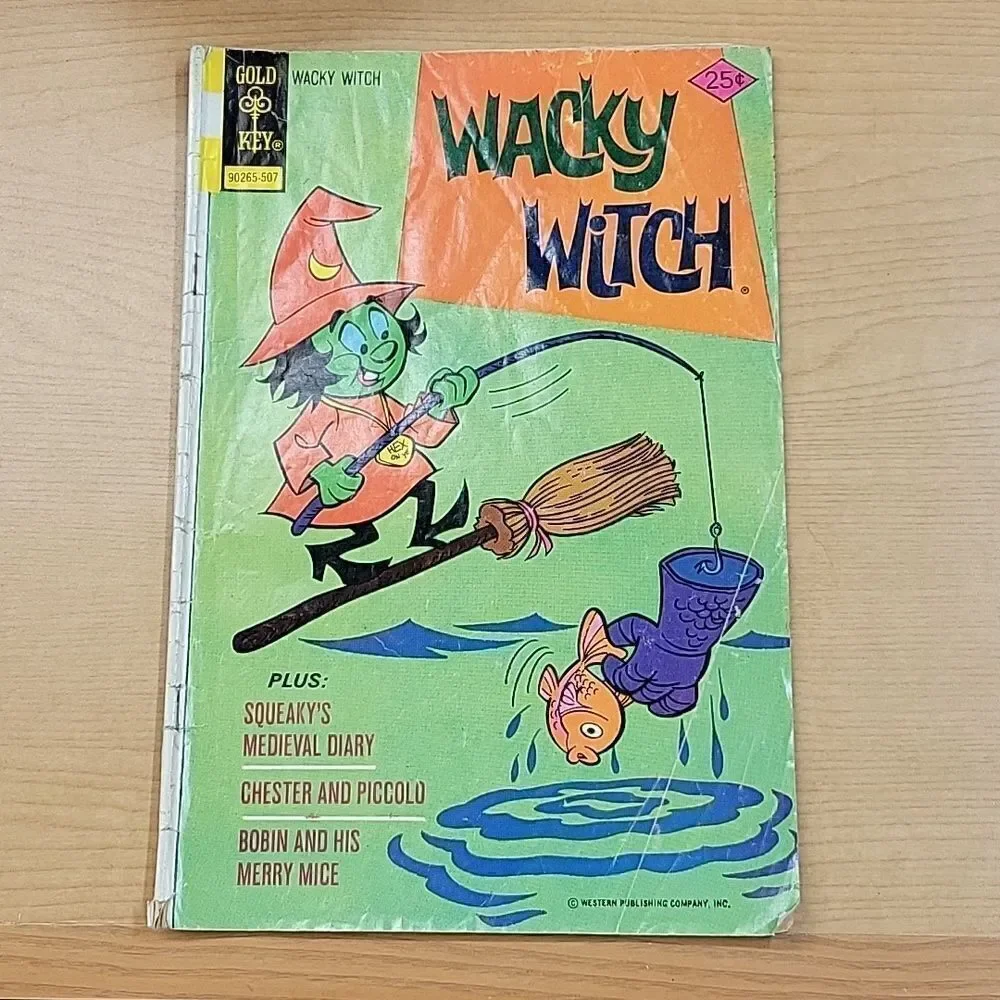5 Vintage Mighty Mouse Suction Cup Figures Wendy's 1989, 5 comics, Cartoon DVD‎